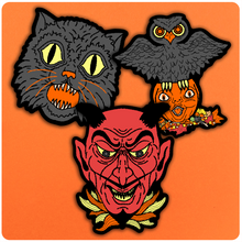 Load image into Gallery viewer, Retro Inspired Classic Hallowe&#39;en Cutout Trio Set of 3

